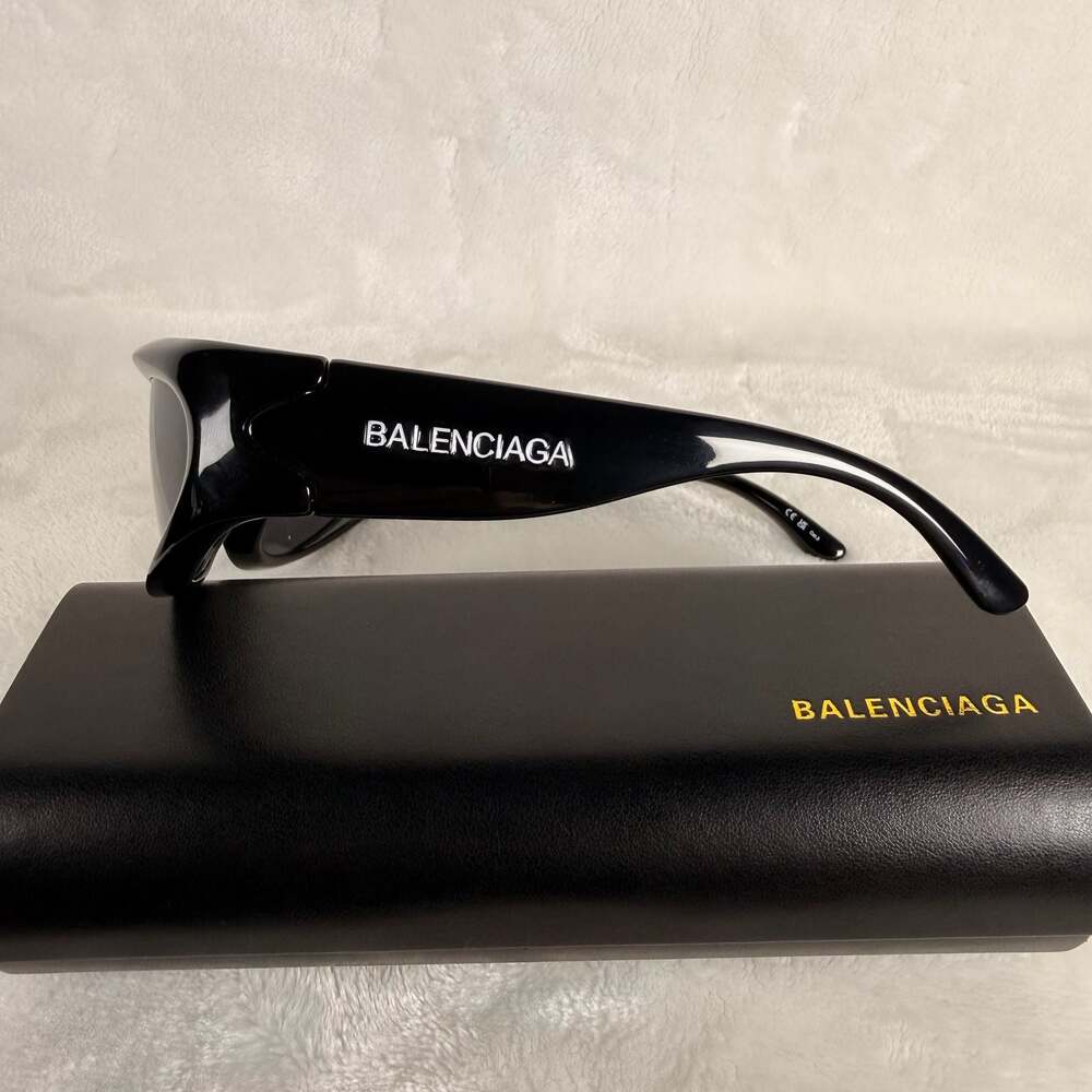 Balenciaga Sunglasses Black Wrap Style (Used) - Picture 3 of 9